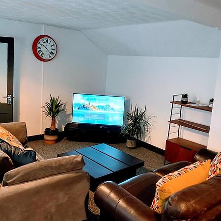 Gorgeous Town Center 3 Bedroom Self Contained Apartment For 1-5 People 해러게이트 외부 사진