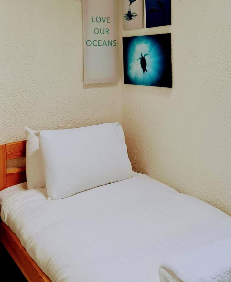 Gorgeous Town Center 3 Bedroom Self Contained Apartment For 1-5 People 해러게이트 외부 사진